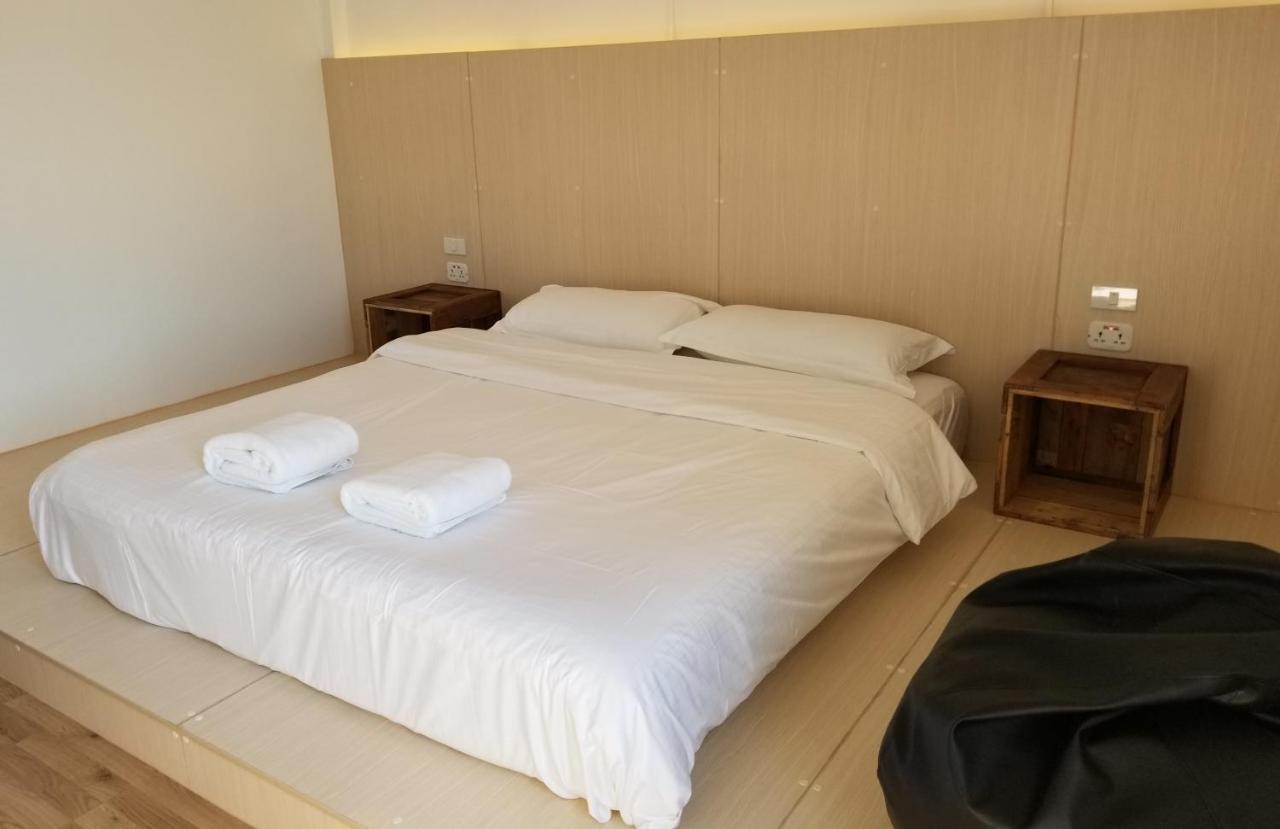 Bed To Bangkok Hostel Exterior photo